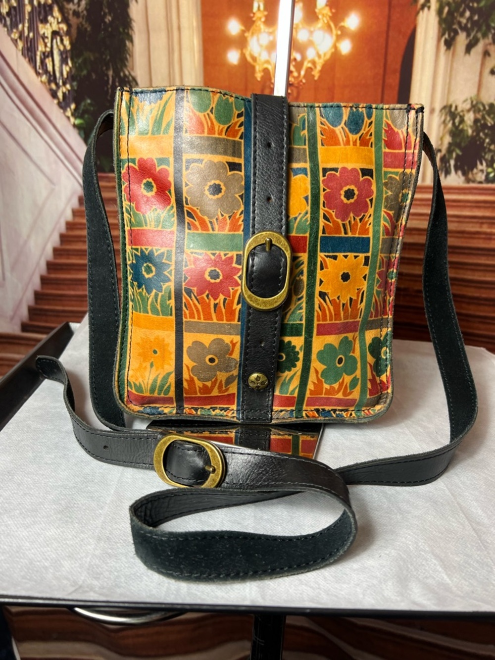 Patricia Nash Venezia crossbody bag is crafted from Italian Leather 🇮🇹